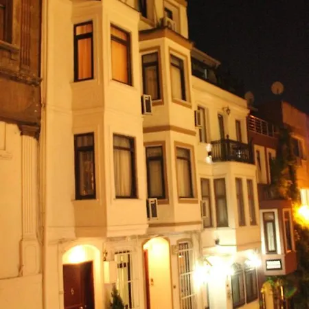 Taksim Square Hot Aparthotel 3*